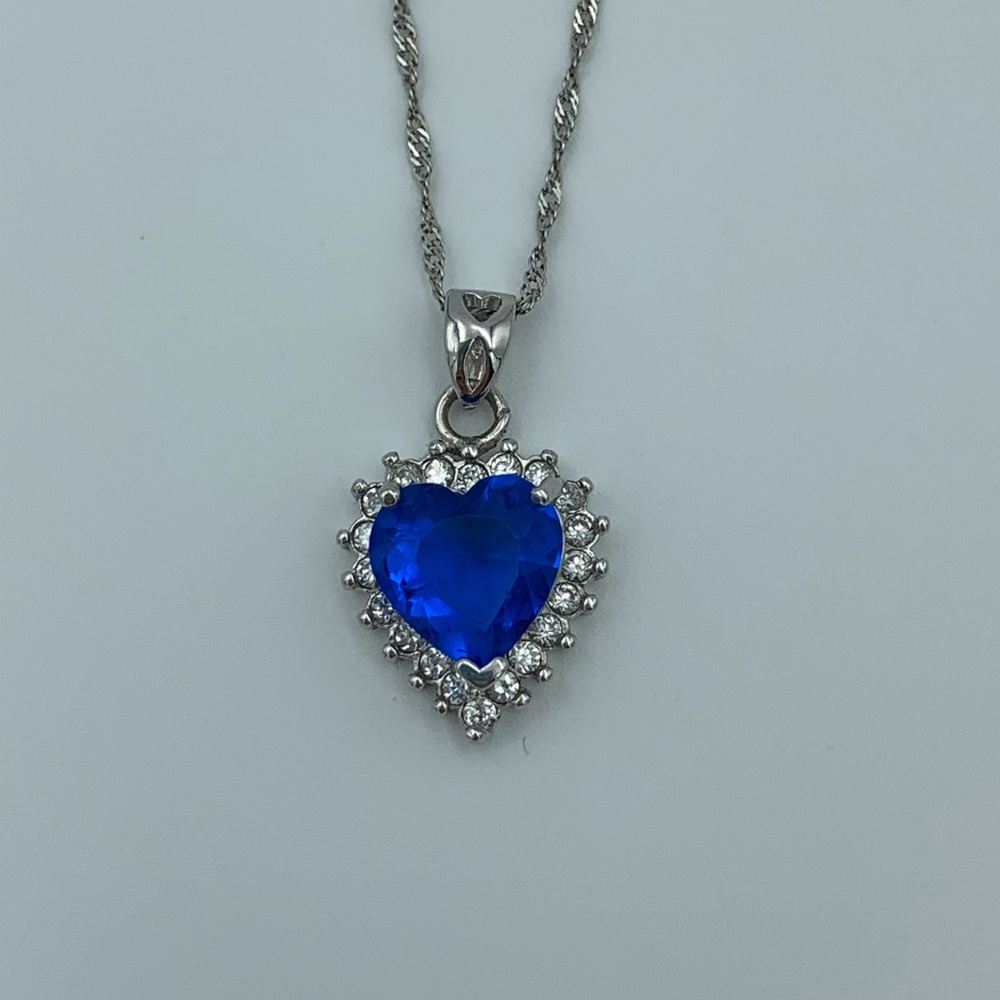 Heart of the Ocean inspired necklace